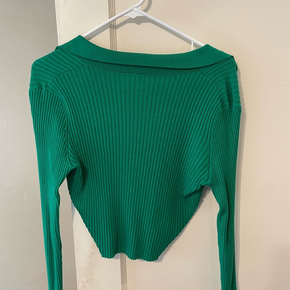 H&M Ribbed V-Neck Green Sweater Top - Picture 3 of 3